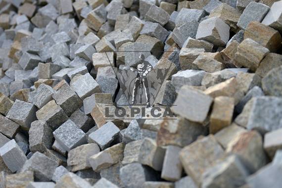 Cubes Luserna stone
