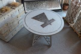 Tavolo in pietra di Luserna